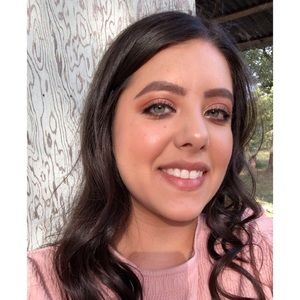 Meet your Posher, Gabriela